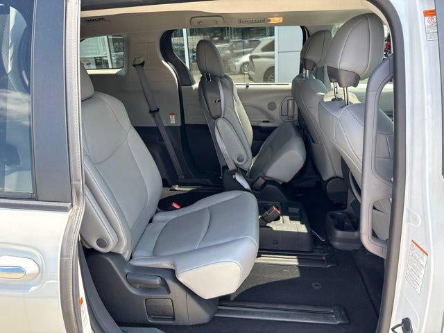 2023 Toyota Sienna Base