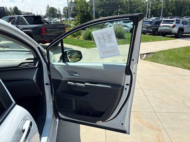 2023 Toyota Sienna Base