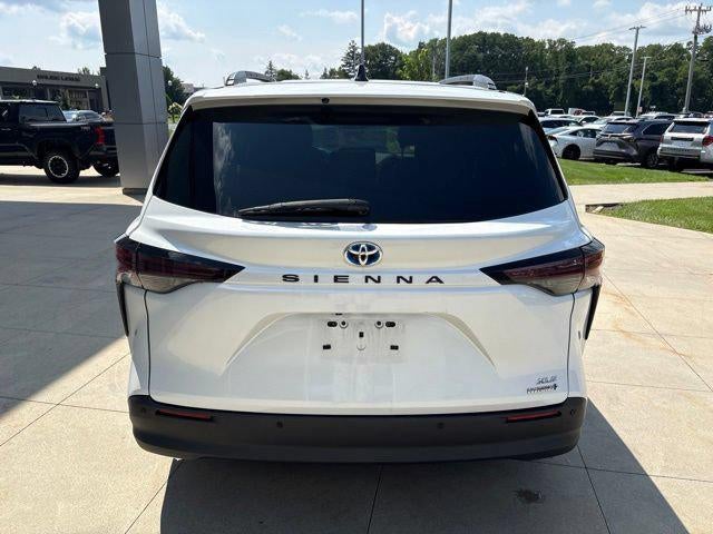 2023 Toyota Sienna Base