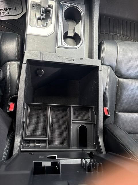 2017 Toyota Tundra Platinum CrewMax 5.5' Bed 5.7L