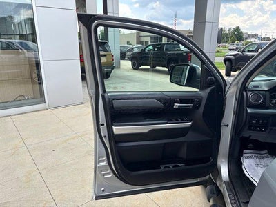 2017 Toyota Tundra Platinum CrewMax 5.5' Bed 5.7L