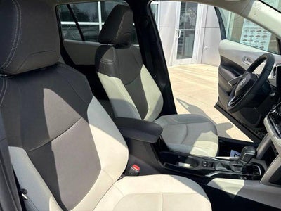 2024 Toyota Corolla Cross XLE 4WD