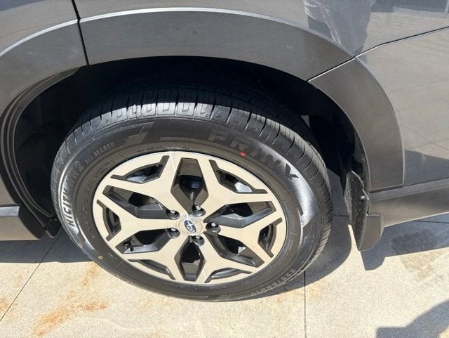 2024 Subaru Forester Premium AWD
