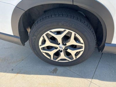 2023 Subaru Forester Premium CVT