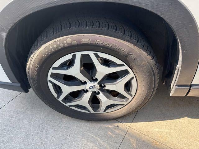 2023 Subaru Forester Premium CVT