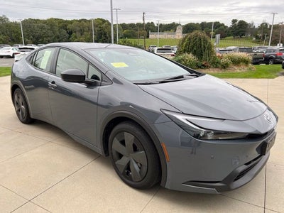 2025 Toyota Prius LE