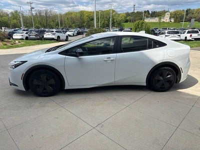 2025 Toyota Prius LE