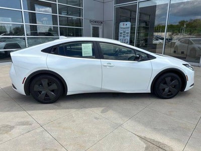 2025 Toyota Prius LE