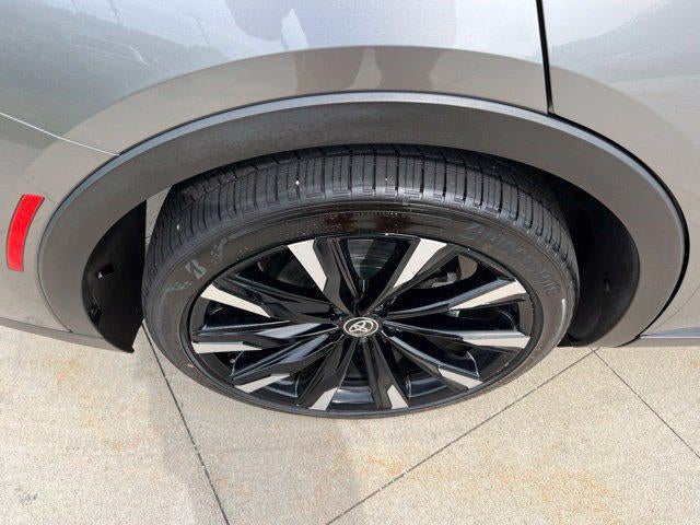 2023 Toyota Crown Platinum AWD