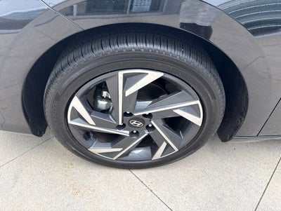 2026 Hyundai Elantra Limited IVT