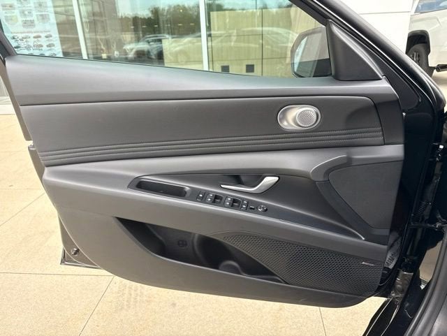 2026 Hyundai Elantra Limited IVT