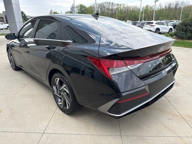 2026 Hyundai Elantra Limited IVT
