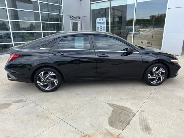 2026 Hyundai Elantra Limited IVT