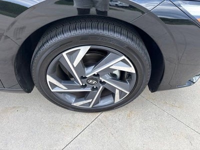 2026 Hyundai Elantra Limited IVT