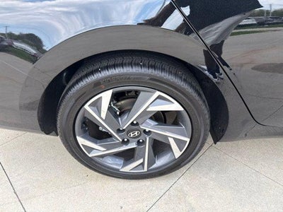 2026 Hyundai Elantra Limited IVT