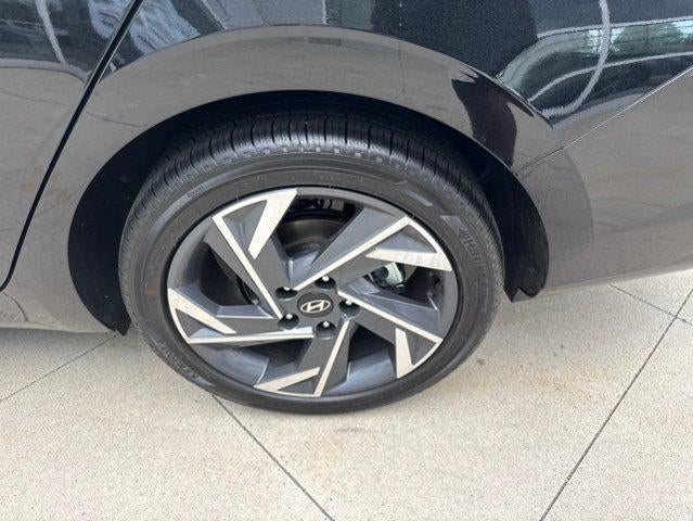2026 Hyundai Elantra Limited IVT