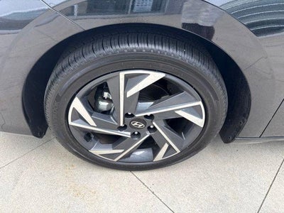2026 Hyundai Elantra Limited IVT