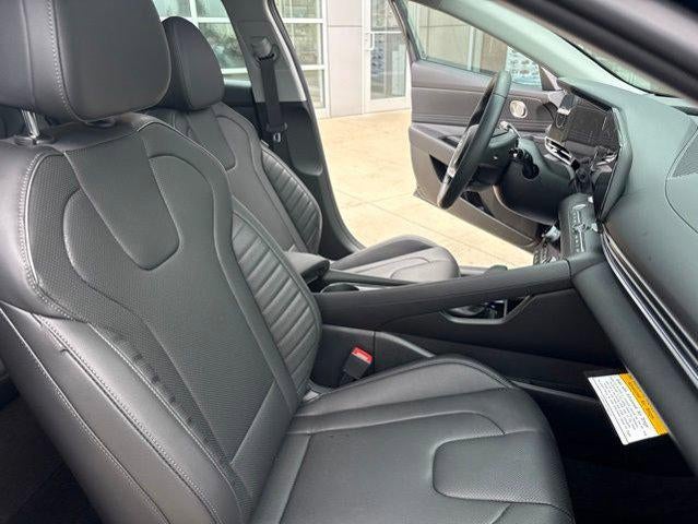 2026 Hyundai Elantra Limited IVT