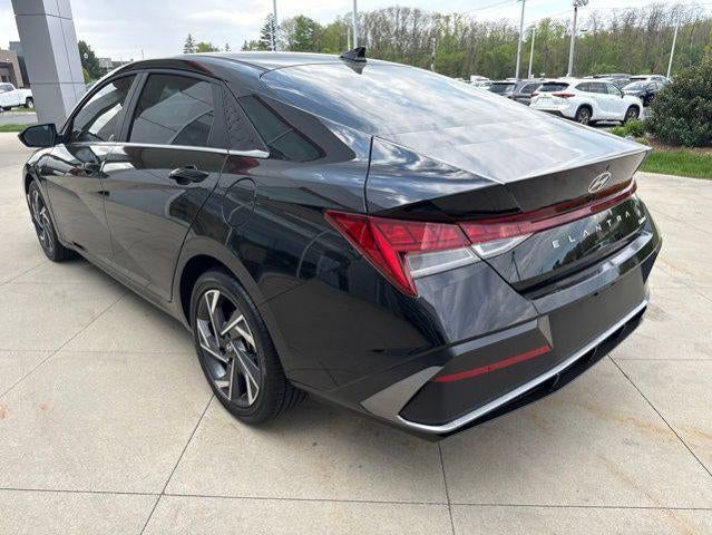 2026 Hyundai Elantra Limited IVT