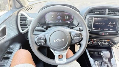 2023 Kia Soul LX IVT