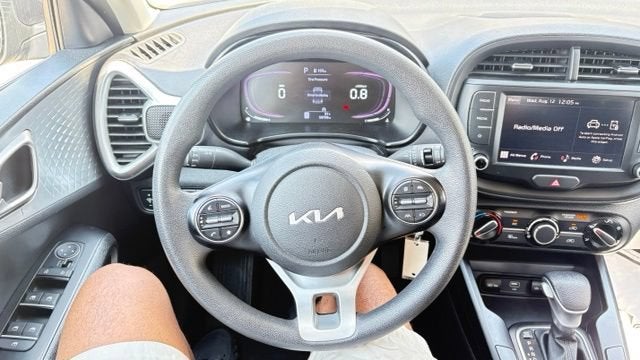 2023 Kia Soul LX IVT