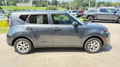 2023 Kia Soul LX IVT