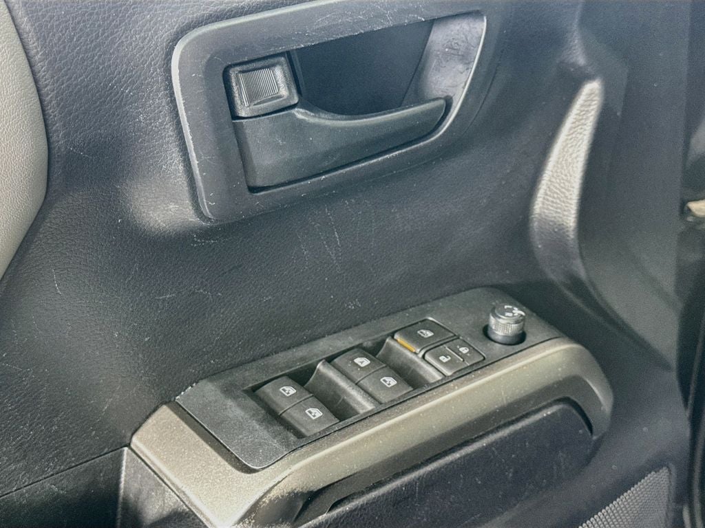 2020 Toyota Tacoma SR5 V6