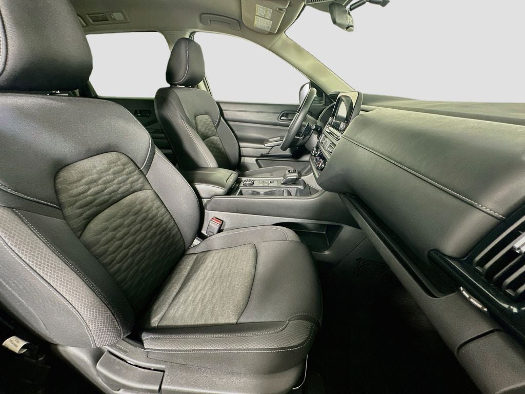 2024 Nissan Pathfinder S