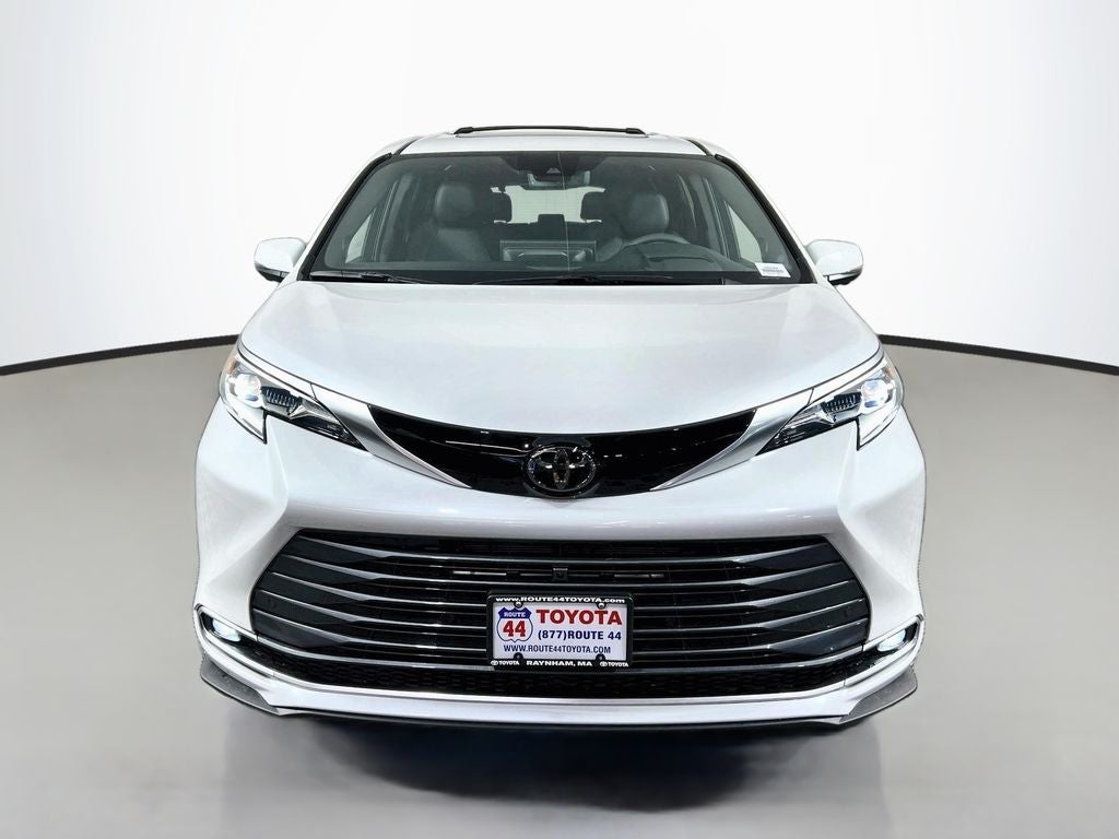 2026 Toyota Sienna Platinum 7 Passenger