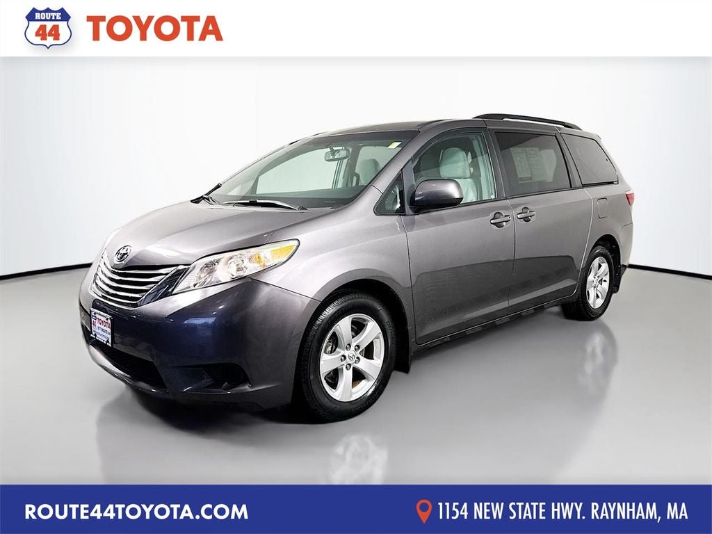 2017 Toyota Sienna LE 8 Passenger