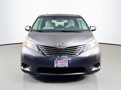 2017 Toyota Sienna LE 8 Passenger