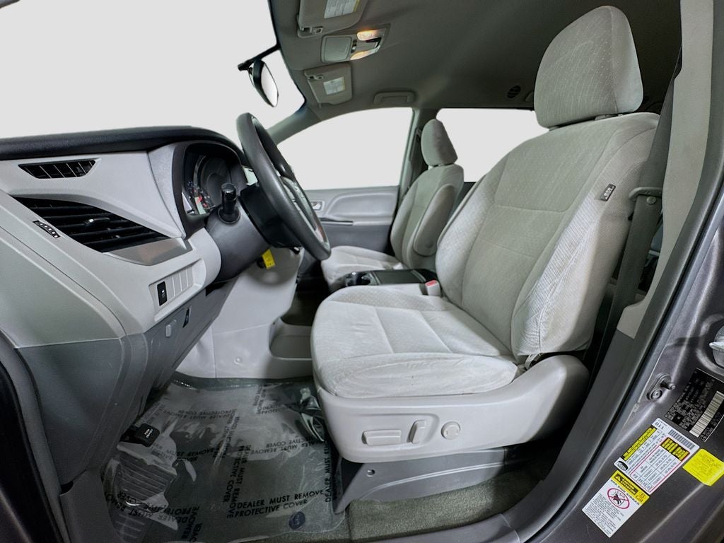 2017 Toyota Sienna LE 8 Passenger