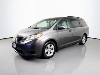 2017 Toyota Sienna LE 8 Passenger