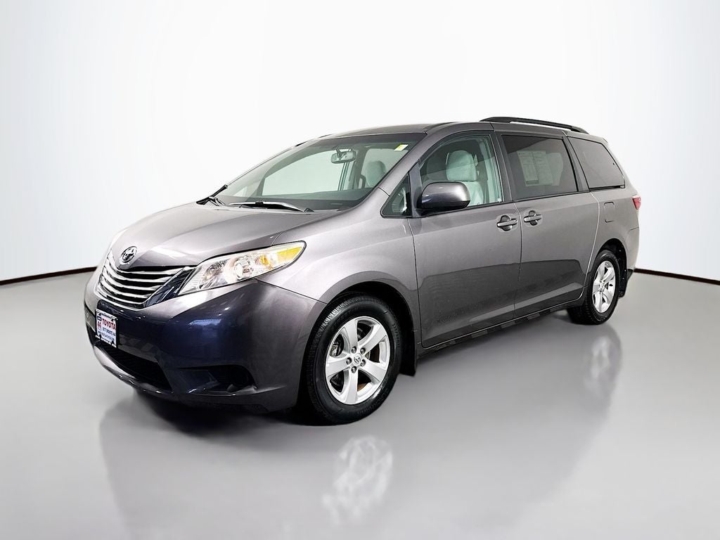 2017 Toyota Sienna LE 8 Passenger
