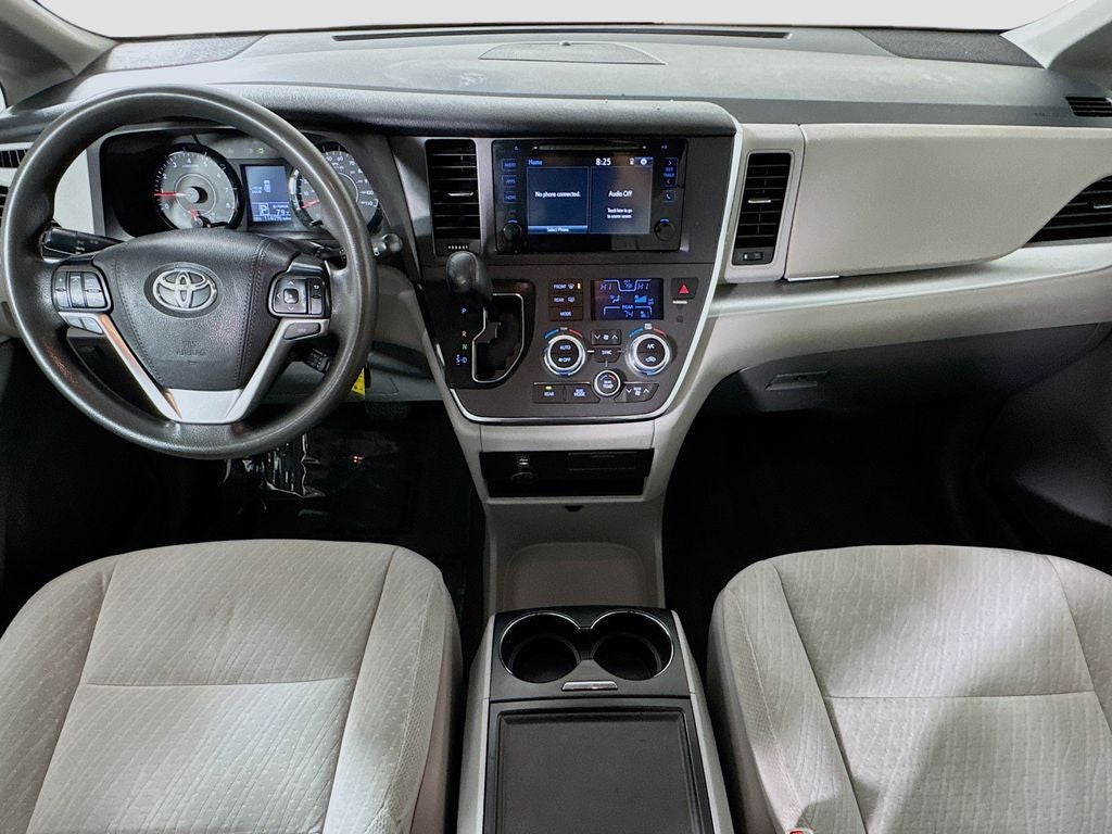 2017 Toyota Sienna LE 8 Passenger
