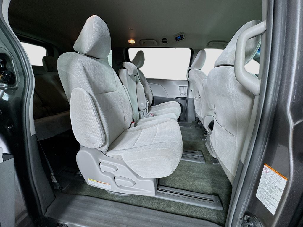 2017 Toyota Sienna LE 8 Passenger