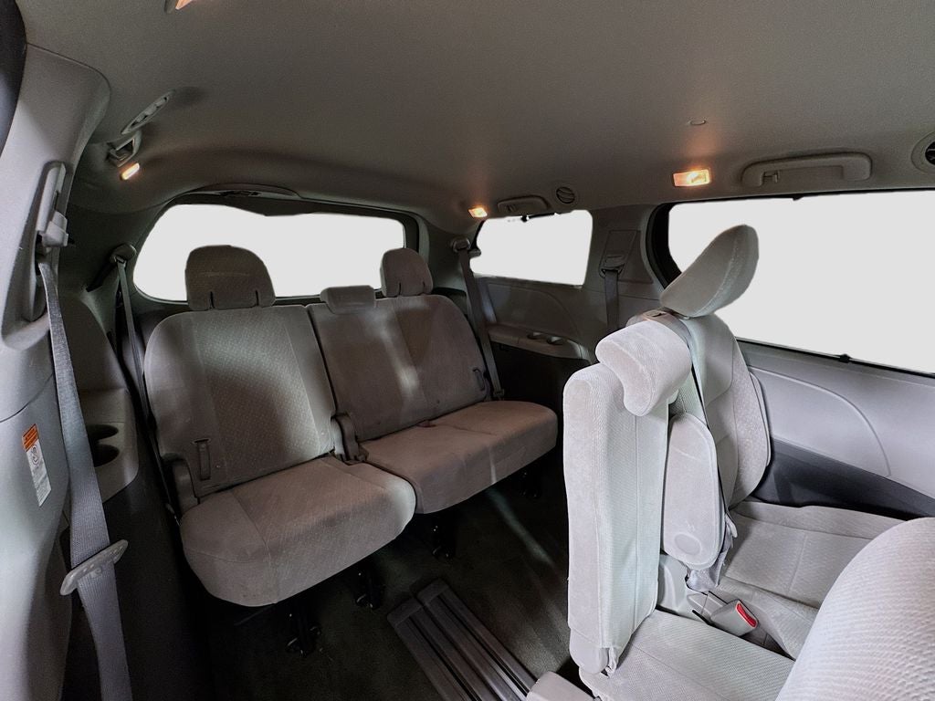2017 Toyota Sienna LE 8 Passenger