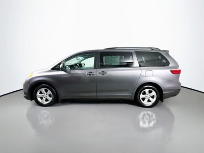 2017 Toyota Sienna LE 8 Passenger