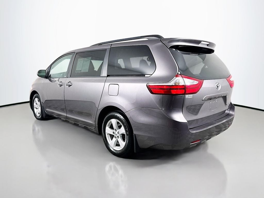 2017 Toyota Sienna LE 8 Passenger