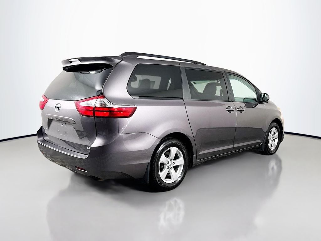 2017 Toyota Sienna LE 8 Passenger