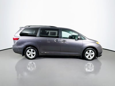 2017 Toyota Sienna LE 8 Passenger