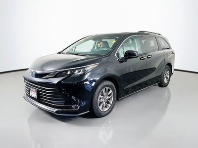 2024 Toyota Sienna XLE 8 Passenger