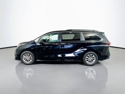 2024 Toyota Sienna XLE 8 Passenger