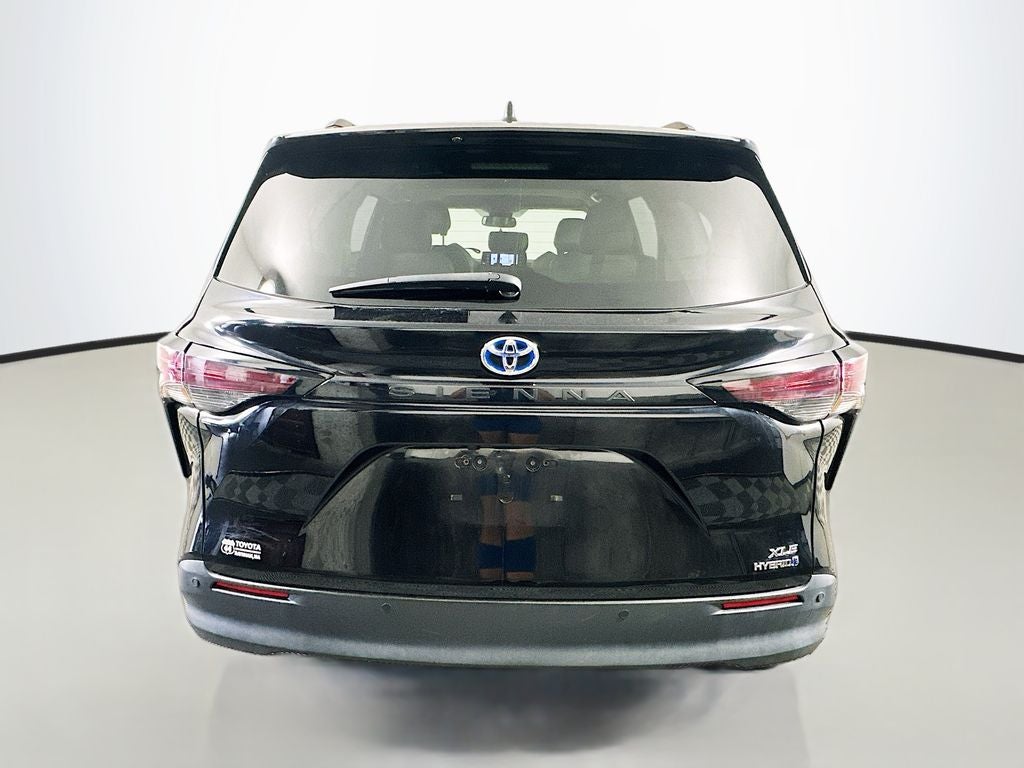 2024 Toyota Sienna XLE 8 Passenger