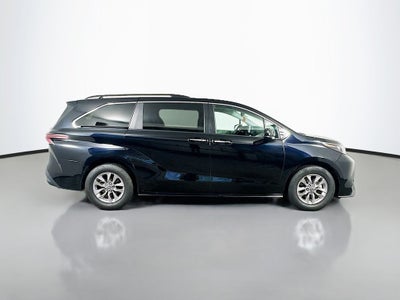 2024 Toyota Sienna XLE 8 Passenger