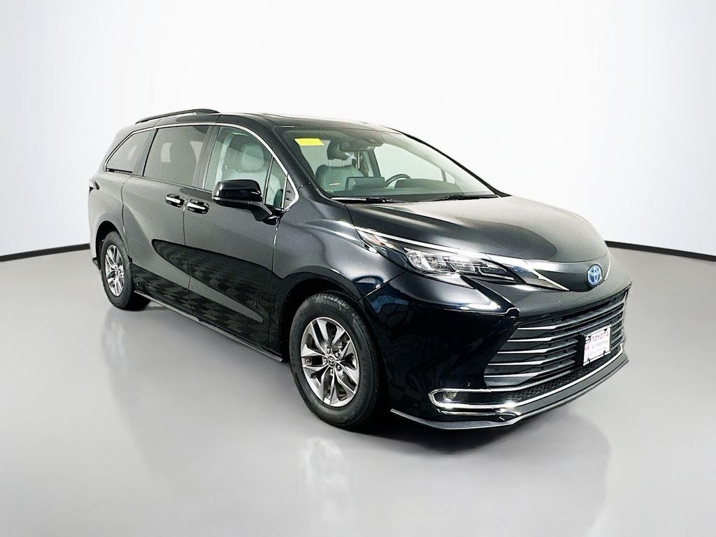 2024 Toyota Sienna XLE 8 Passenger