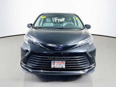 2024 Toyota Sienna XLE 8 Passenger