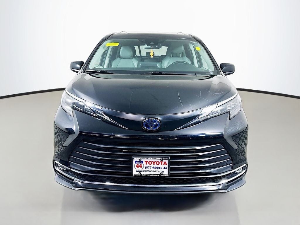 2024 Toyota Sienna XLE 8 Passenger