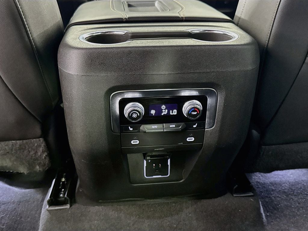2022 GMC Yukon XL AT4