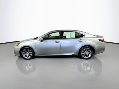 2016 Lexus ES 300h